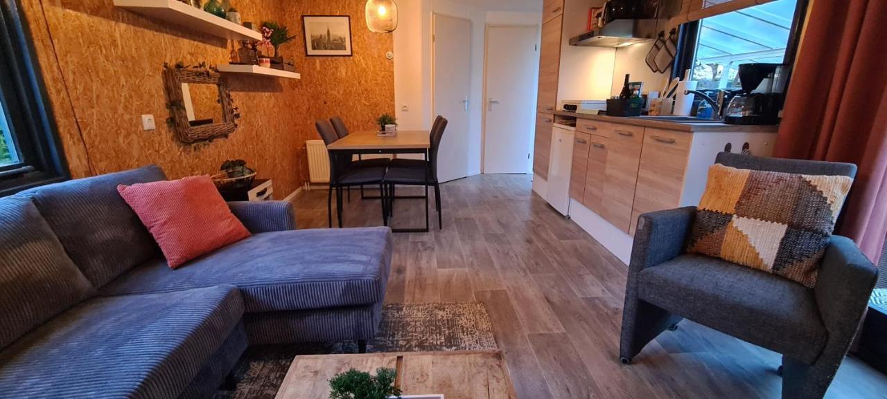 Gezellige Chalet Met Grote Privetuin. Dronrijp Exteriör bild