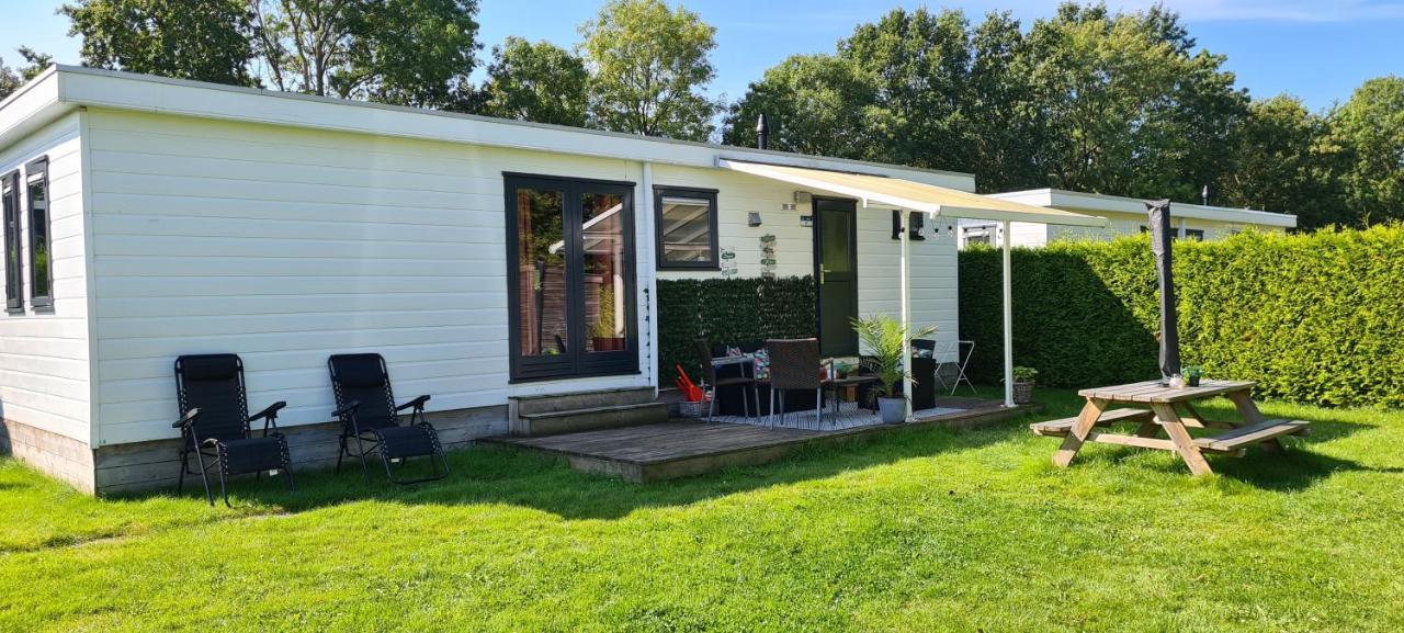 Gezellige Chalet Met Grote Privetuin. Dronrijp Exteriör bild